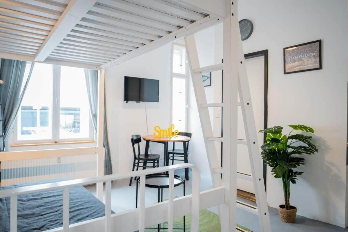 Shabby Chic Plus Self Checkin Plus Free Street Parking Berlim Exterior foto