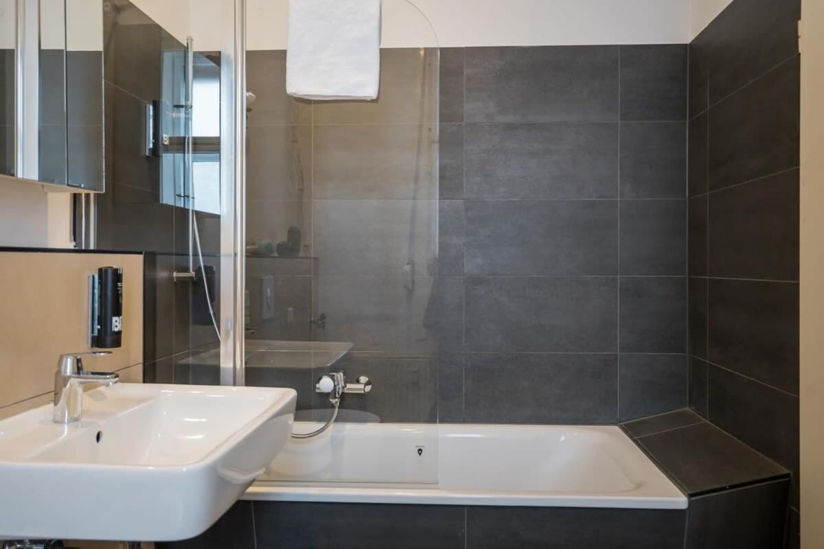 Shabby Chic Plus Self Checkin Plus Free Street Parking Berlim Exterior foto
